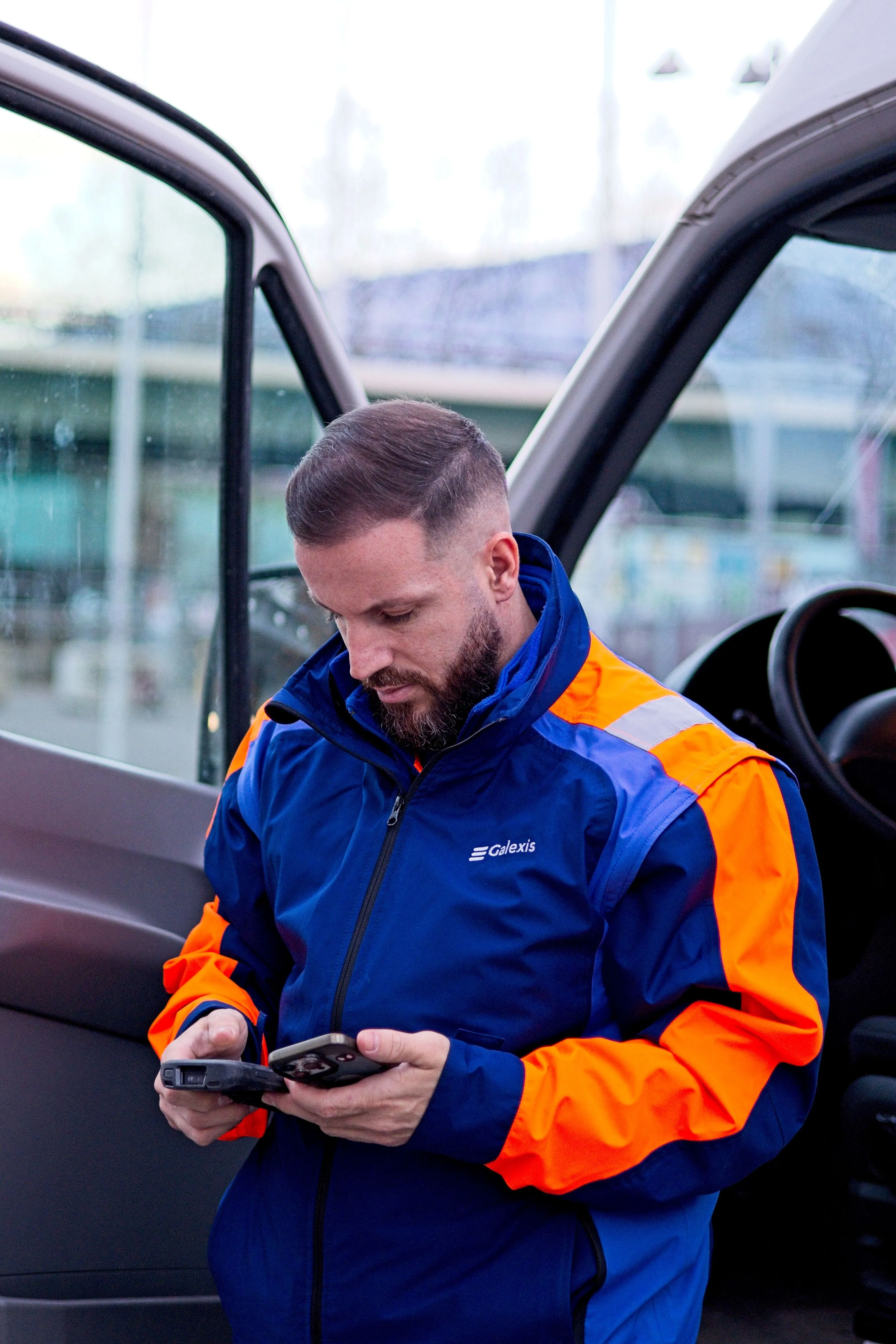 Auch beim Ausladen kommen die Scanner zum Einsatz. Zuerst einloggen, ...